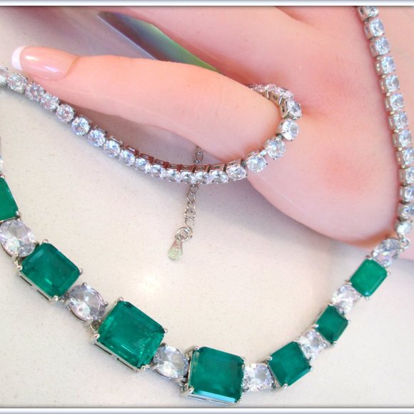 EMERALD GEMSTONE HAND CRAFT LADIES NECKLACE 18K WHITE GOLD FILLED 16 INCH - Picture 2 of 8